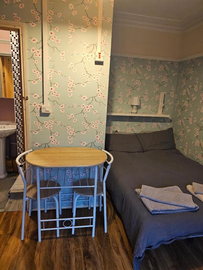 Ensuite Double Room Elizabeth Line Abbeywood Abbey Wood 外观 照片